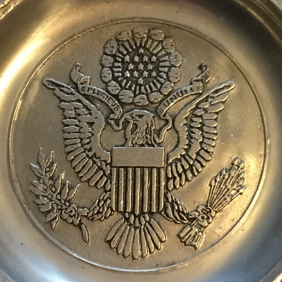Vintage Pew-ta-rex tray of the U.S. Great Seal - Picture 2 of 5